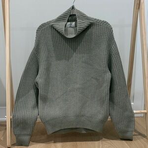 Aritzia Wilfred Women’s oversized Turtleneck Sweater